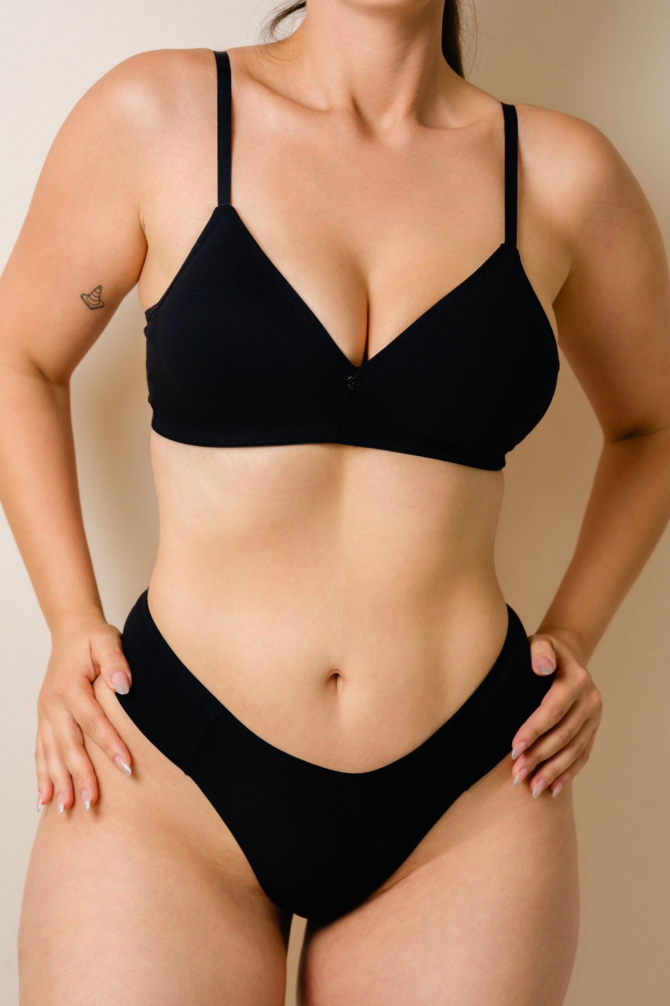 SUTIÃ TOP - BOJO FLEX - LISO - REFERÊNCIA: 05 0023 SUTIÃ TOP - BOJO FLEX - LISO - REFERÊNCIA: 05 0023