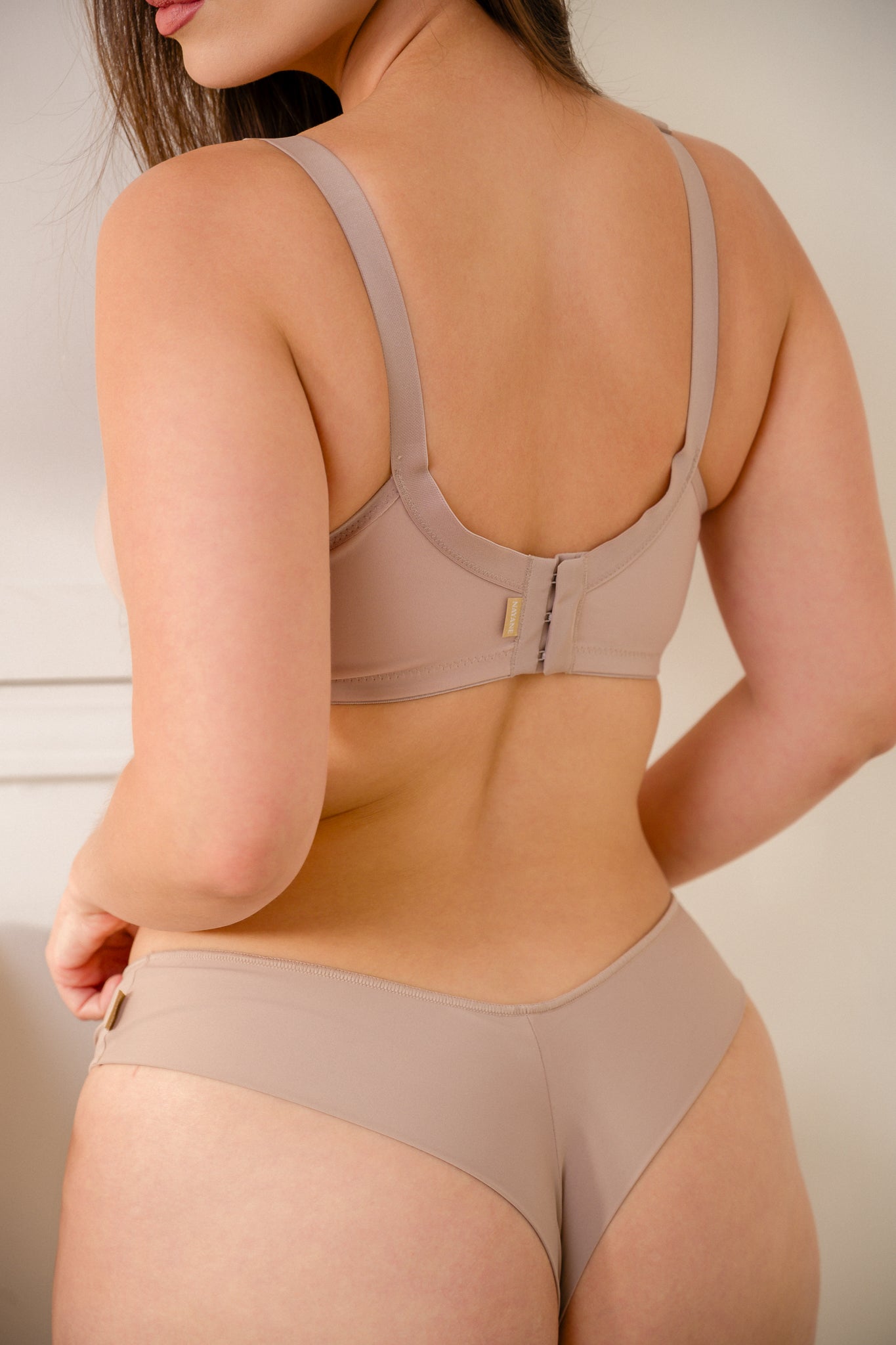 SUTIÃ SEM BOJO - COM ARO - RECORTES ANATOMICOS - REF - P ST 10 0014 SUTIÃ SEM BOJO - COM ARO - RECORTES ANATOMICOS - REF - P ST 10 0014