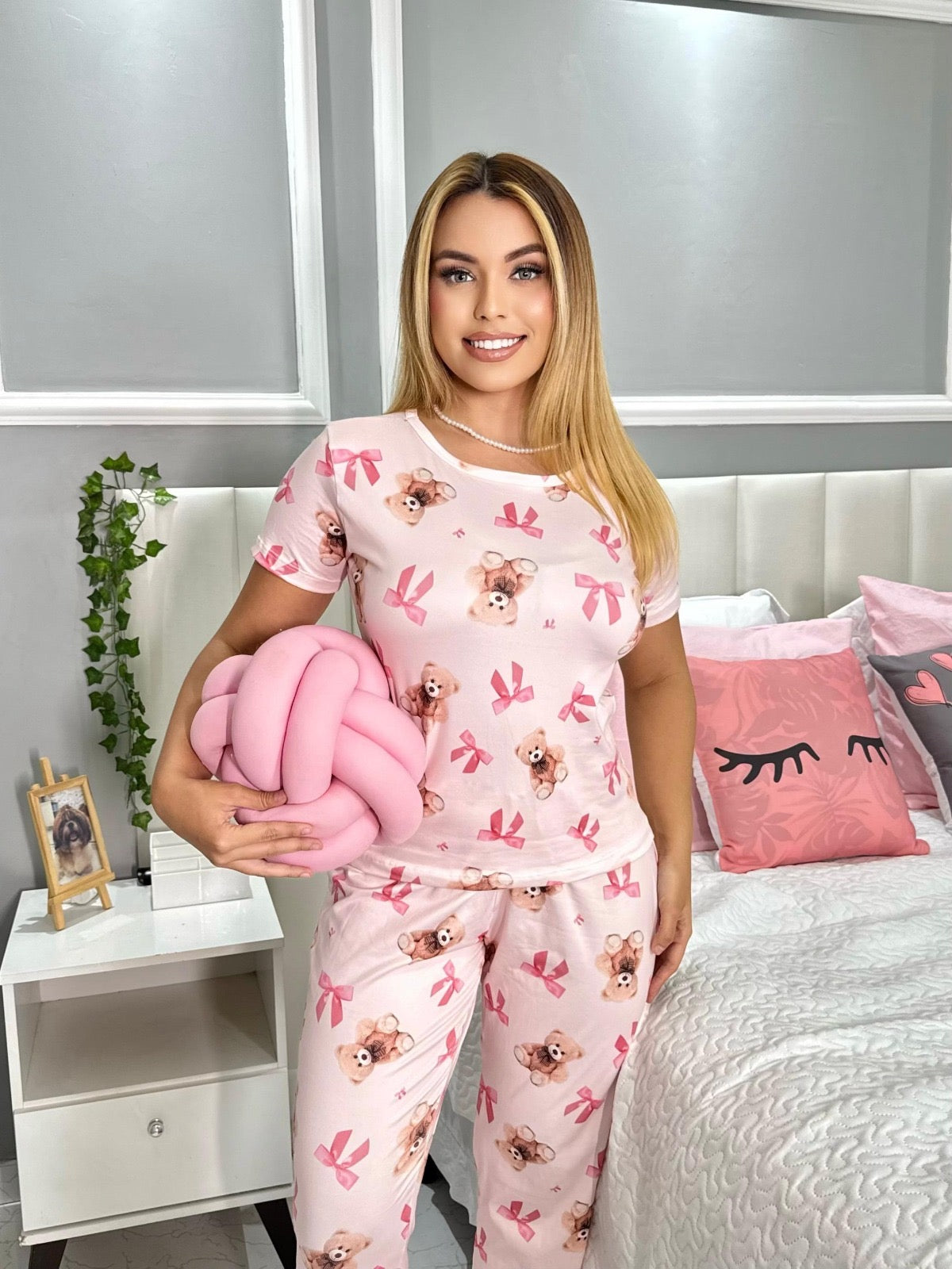 PIJAMA LONGO - MANGA CURTA - URSO E LAÇO ROSA