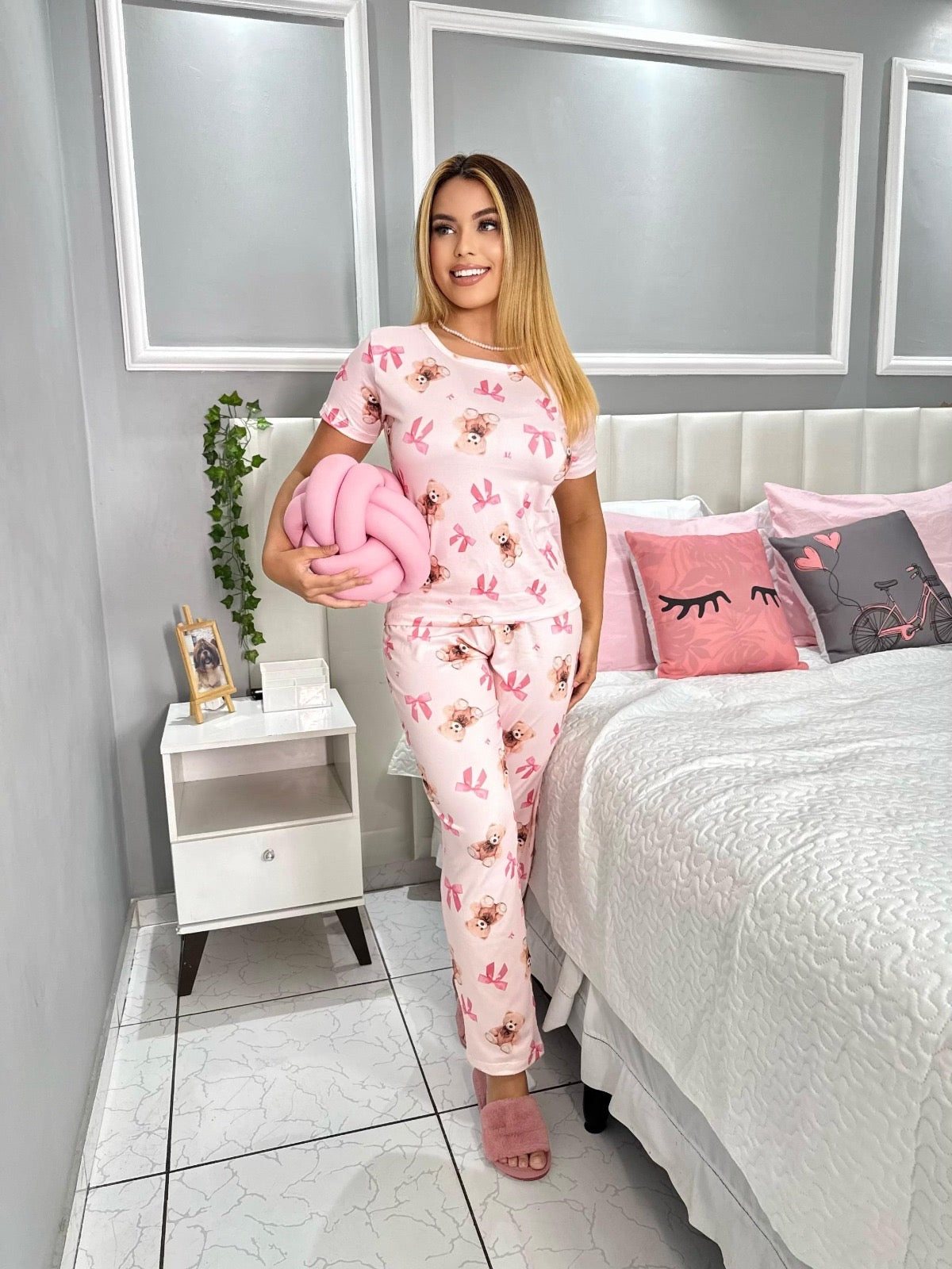PIJAMA LONGO - MANGA CURTA - URSO E LAÇO ROSA