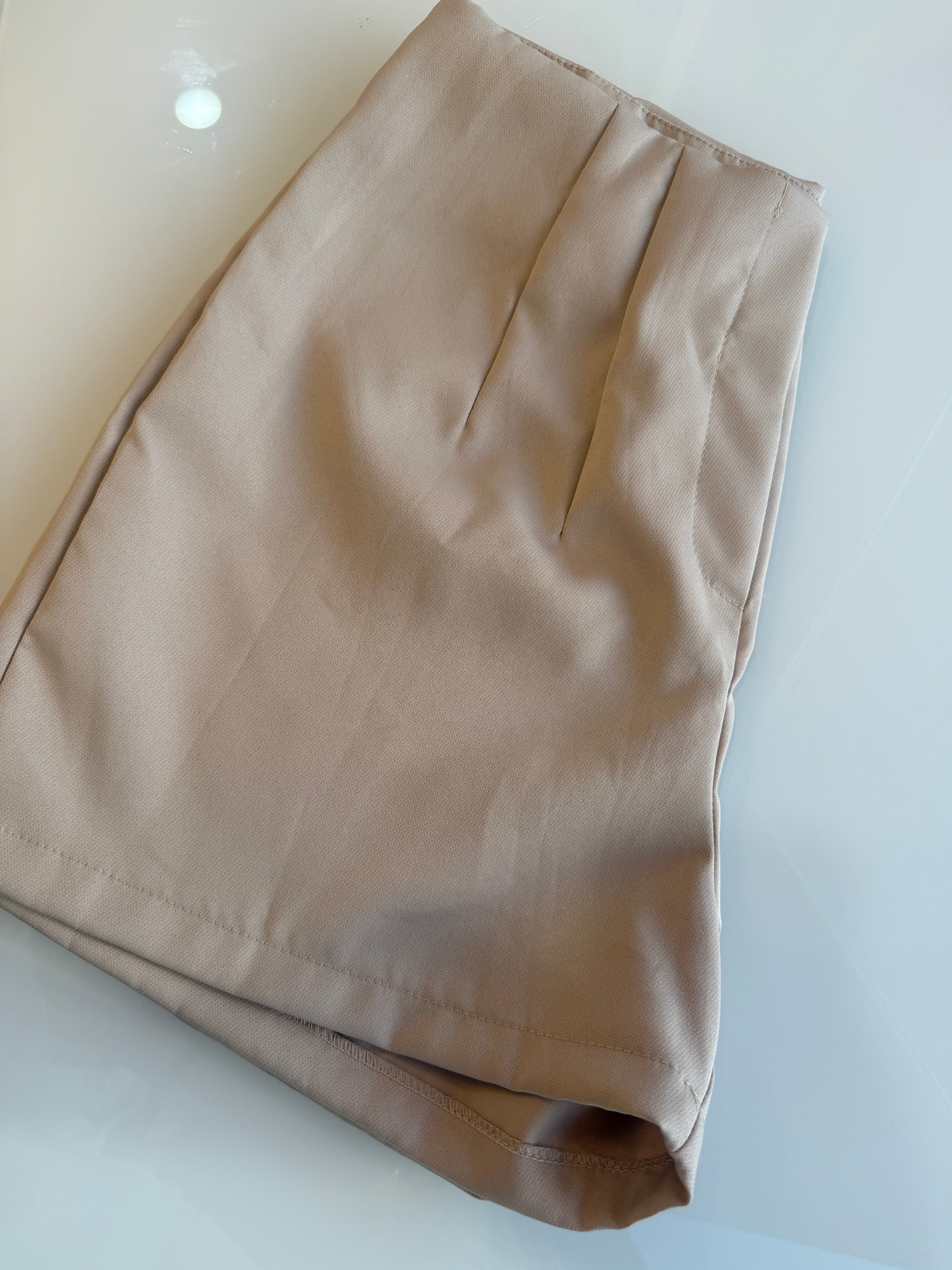Short alfaiataria - bege claro