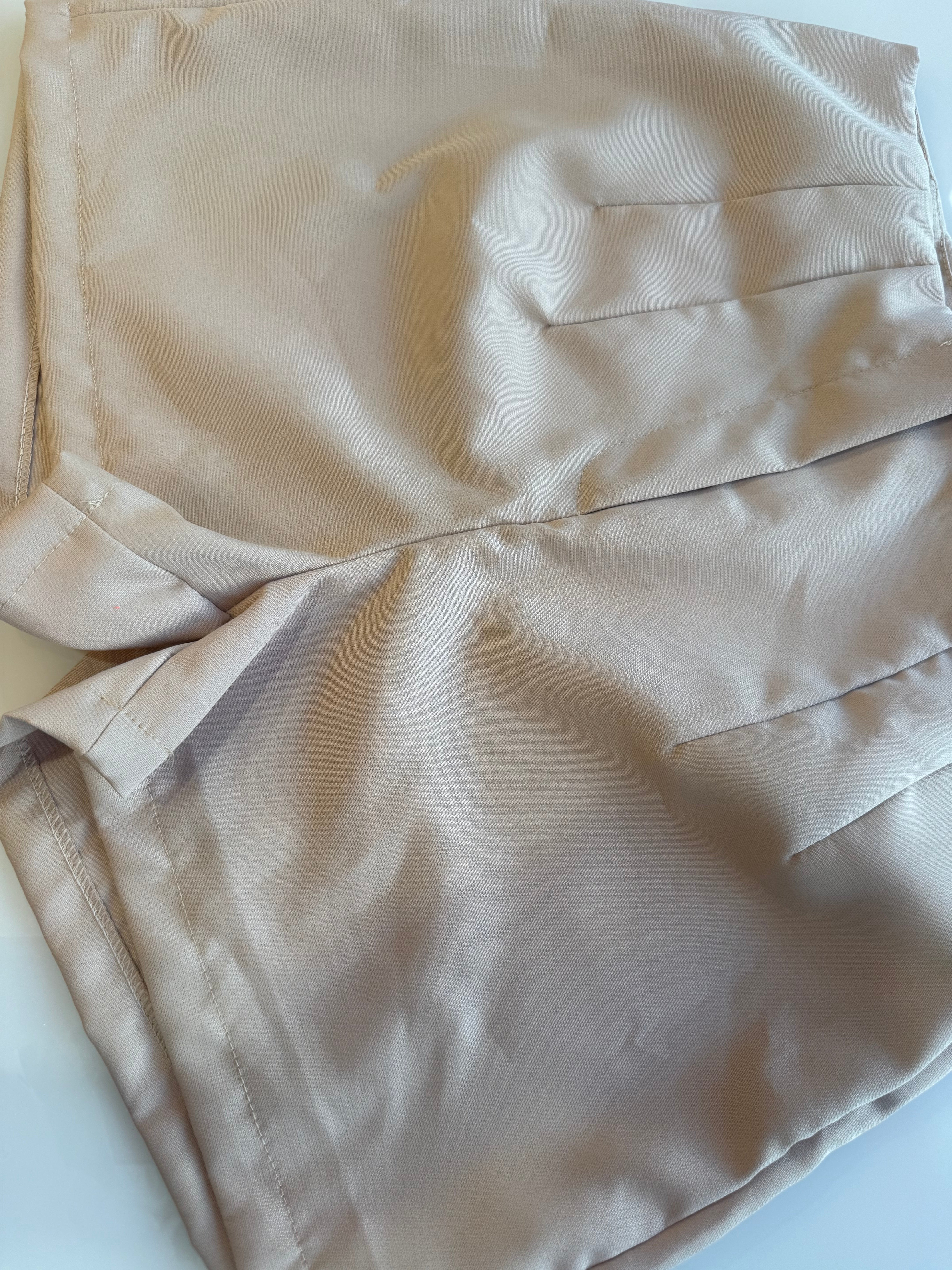 Short alfaiataria - bege claro