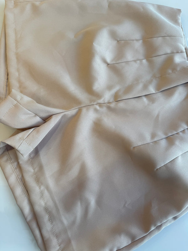 Short alfaiataria - bege claro