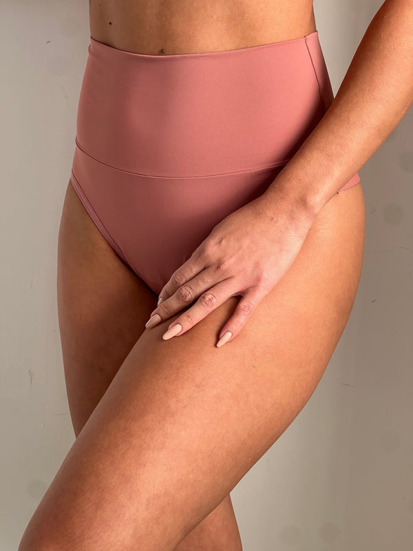 Calcinha Akina Fio - Cintura Alta - F016
