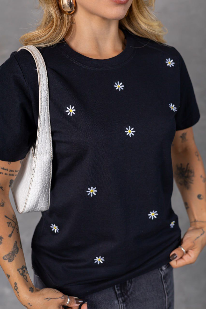 T-shirt Tradicional - Bordado - Margarida