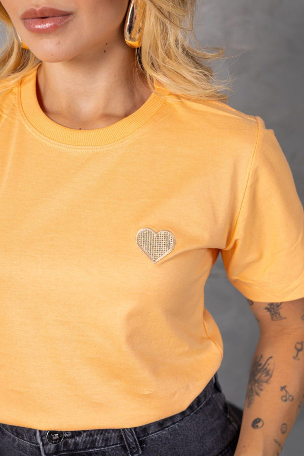 T-shirt Tradicional - Bordado - Coração