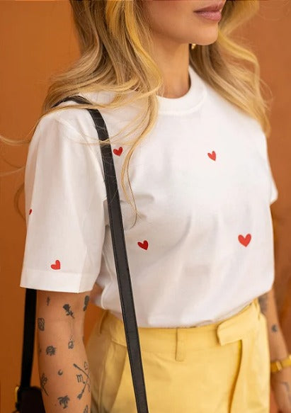 T-shirt Tradicional - Estampa - Corações