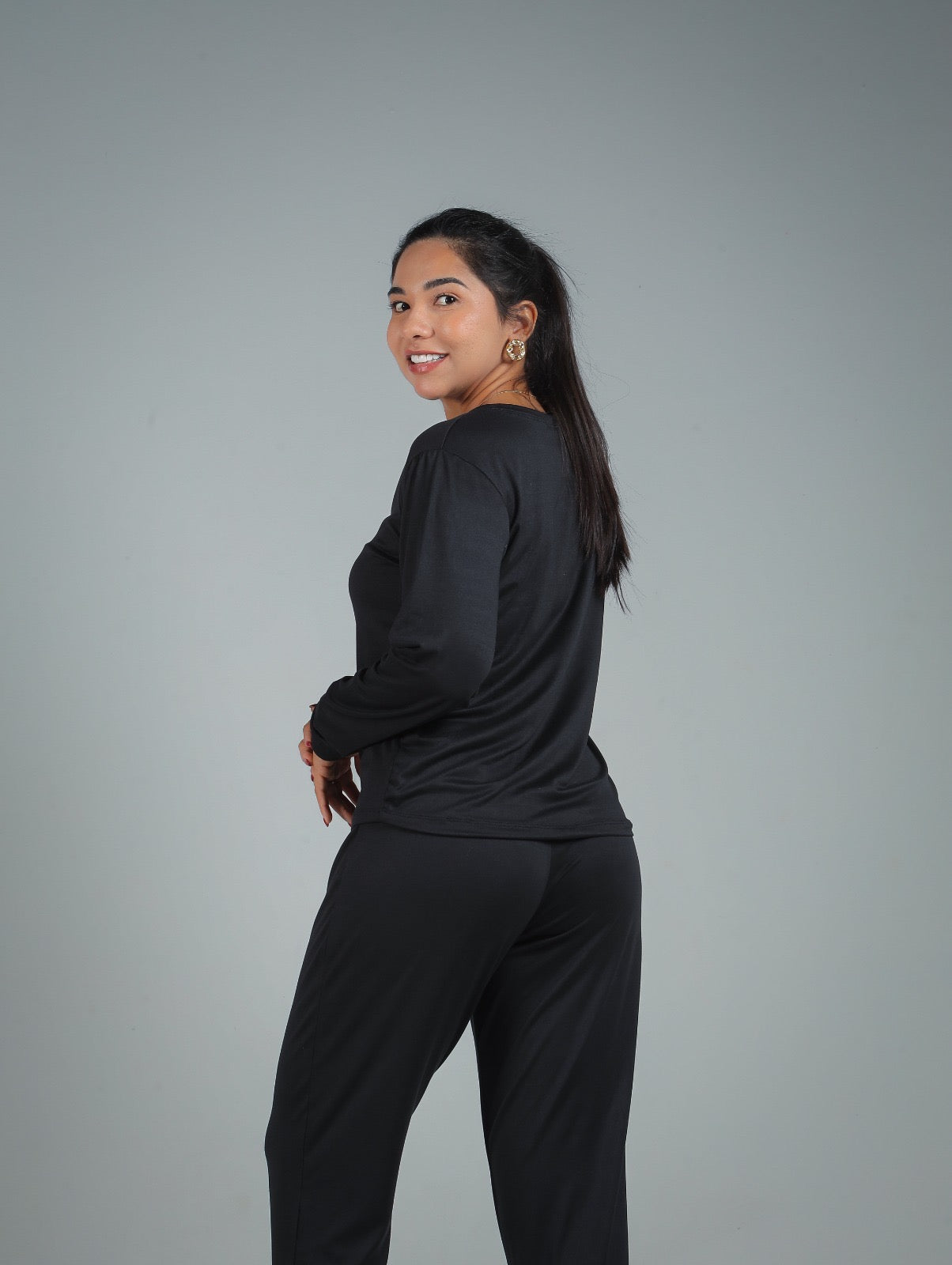 PIJAMA LONGO - PRETO LISO